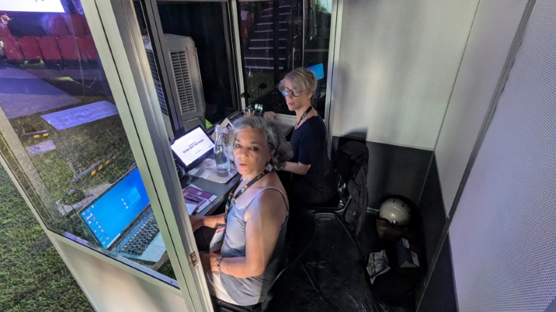 Renvoi des vidéos vers les cabines de traduction